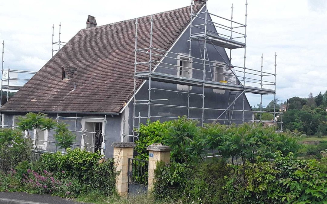 🔥🏡 Confort thermique optimal : l’isolation au cœur de votre bien-être avec Lagorce Rénovation et Dordogne Isol Confort !